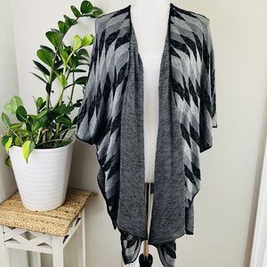 Mossimo Black & Gray Aztec Southerwestern Style Oversize Cozy Kimono Sweater S/M